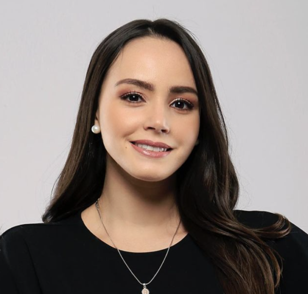 VIVIANA LEAL