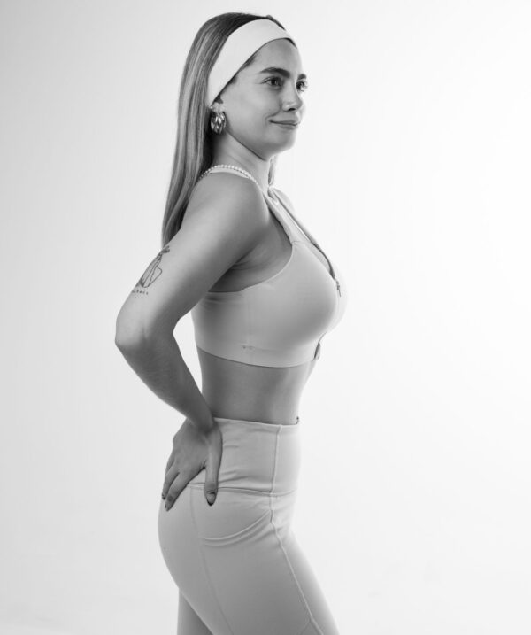 LAURA ESCOBARVA - Image 2